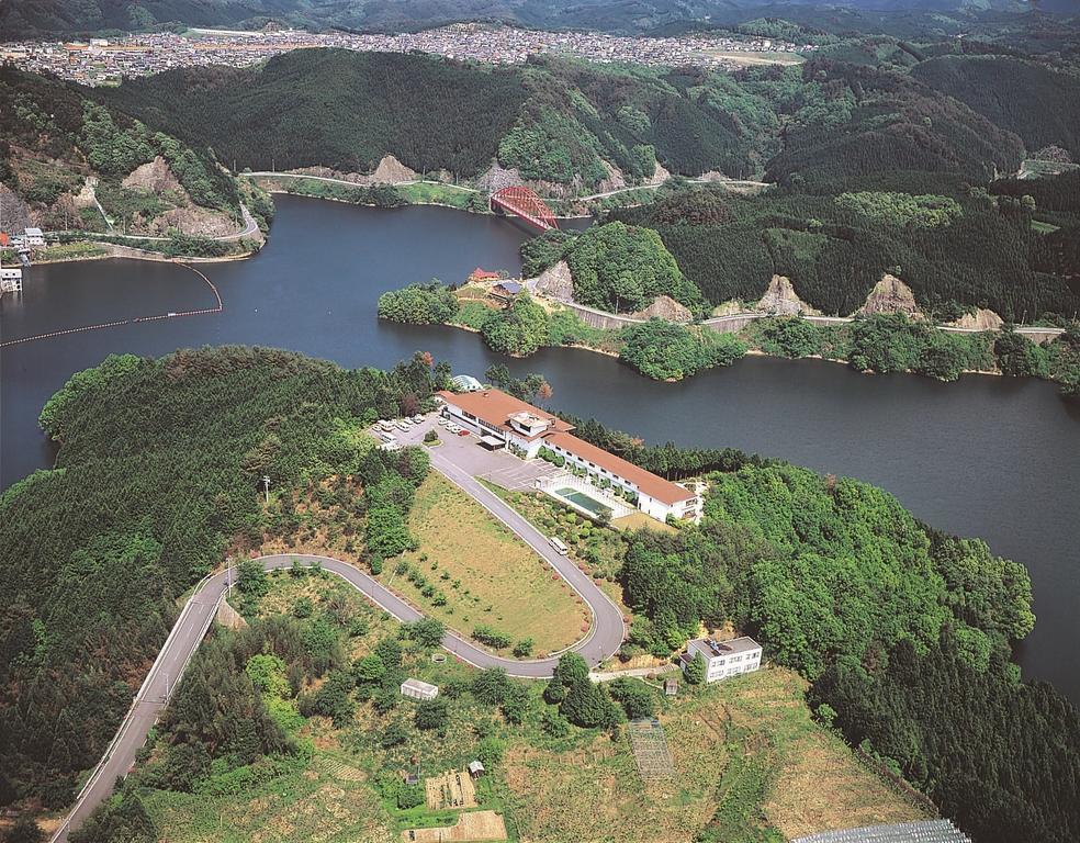 Shorenji Lake Hotel Nabari Екстериор снимка