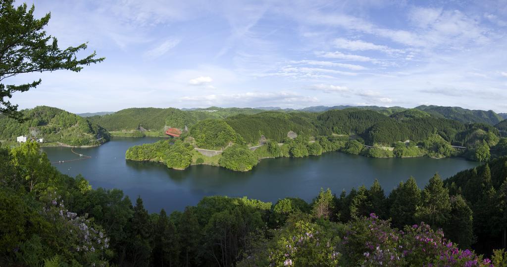 Shorenji Lake Hotel Nabari Екстериор снимка