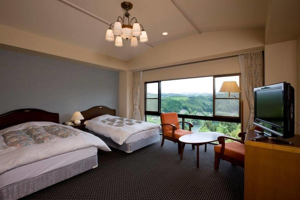 Shorenji Lake Hotel Nabari Екстериор снимка