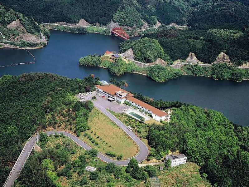 Shorenji Lake Hotel Nabari Екстериор снимка